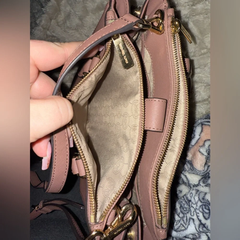 Michael Kors Bag - Picture 16 of 16